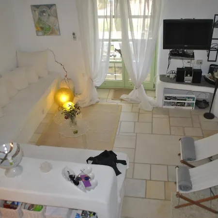 The Irresistible Beach House * Parikia (Paros)